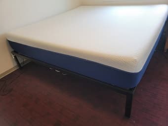 King Bed Frame with a great condition ($30) 2