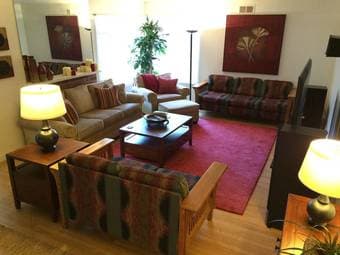 Bedroom w/Private Entry Walking Distance to Stanford 2