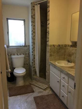 Bedroom w/Private Entry Walking Distance to Stanford 3