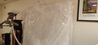 Queen Size Mattress w/base !Price could be negotiable! 2