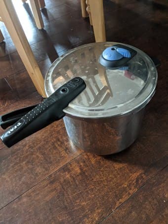 Pressure cooker 1