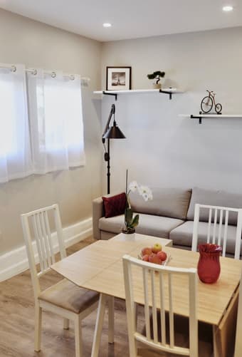 Elegant & brand new 1BR unit (5 miles away from campus) 3