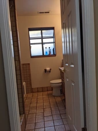 $1,300 Room in 3bd/1 bath sunny and spacious home in Midtown 3