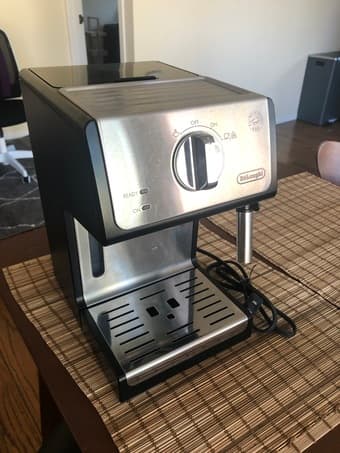 Delonghi semi-automatic espresso and cappuccino Machine 1