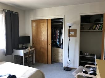 Private Room with Shared Bathroom in Menlo Park - Available Oct 1 1