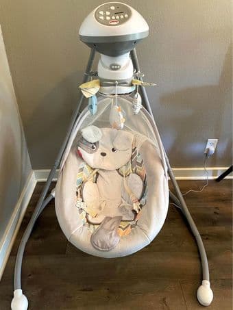 Fisher-Price Sweet Snugapuppy Swing 1