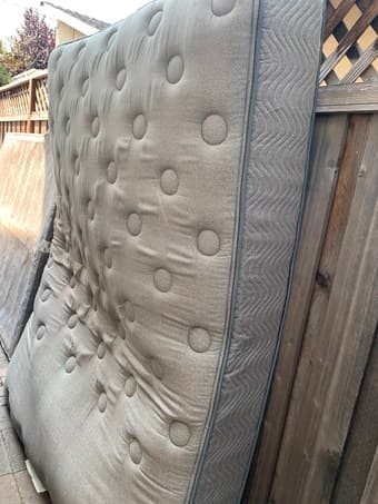 Queen mattress + Box Spring (Free) 2