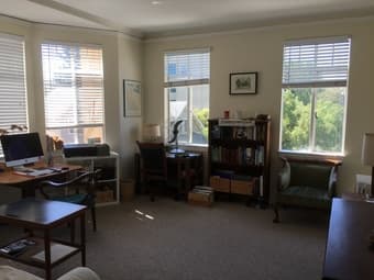 Short term-rent: Historic Downtown PA studio available 8-20 Sept 1
