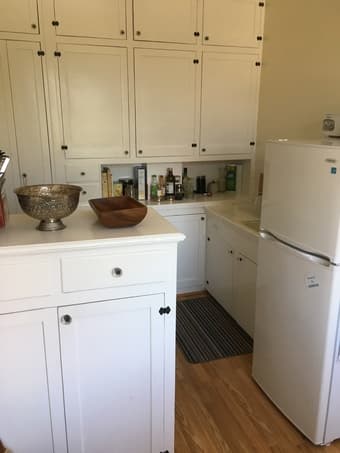 Short term-rent: Historic Downtown PA studio available 8-20 Sept 2