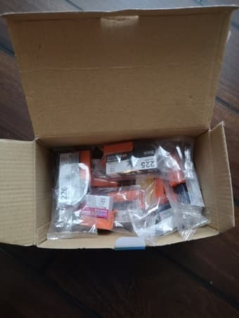 Wireless printer Cannon Pixma MG5220 with spare ink cartridges 2