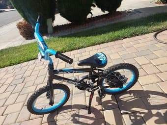 Boy's 16" bike for sale 1