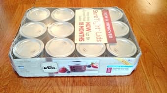 12 pack Ball/Kerr 4 oz Mason Jars with lids (new) 1