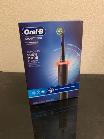 Brand New Oral B Smart 1500 Electric Toothbrush 1