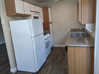 3x1 - 3x2 units available in Palo Alto, prime location, move in bonus! 2