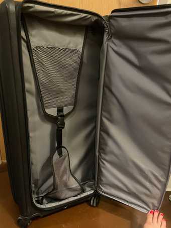 Large Tumi Suitcase. Like new, 40% discount 2