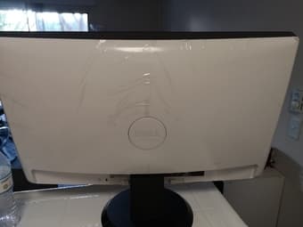 Dell Monitor 24" ST2410. Full HD Wide Screen 3