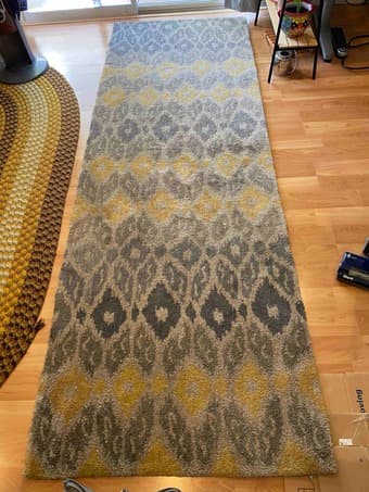 Gray and yellow argyle rug 2