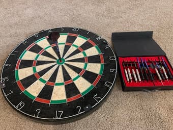 Frisbee and dart 1