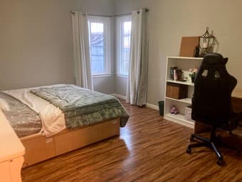 Extra large 1 bedroom in 3 bed 2 bath house 3
