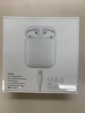 Apple Airpods 2 with charging case 2