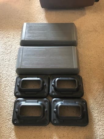 2 aerobic steps (like new) 1