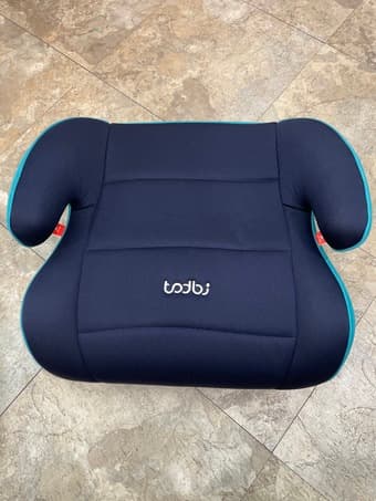 Backless booster car seat + seatbelt adjuster 1