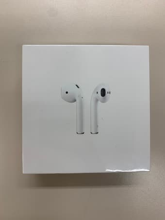 AirPods 2 with charging case 1