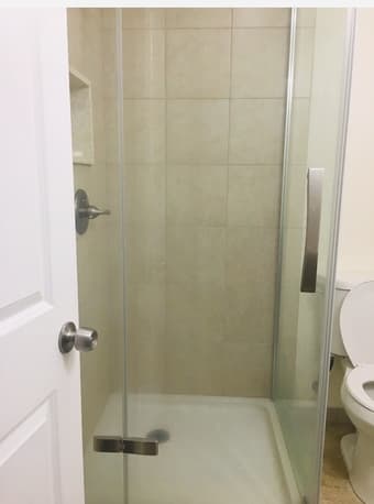 Furnished studio available Nov 20-27th only (1 week only) 3