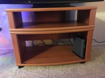 TV stand in excellent condition 2