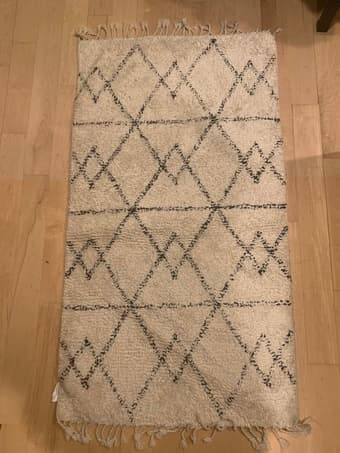 Geometric Art 01 Ivory/Charcoal 27" x 45" Moroccan Shag Accent Rug 1