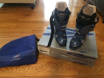 Women's Skis - Poles - Boots 1