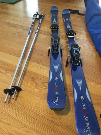 Women's Skis - Poles - Boots 3