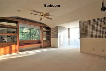 Master Bedroom with Private Bathoom & Rooftop patio in spacious house 1