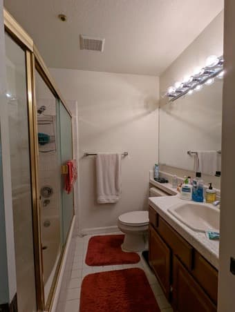 $1530 Private Bedroom AND Private Bathroom - Townhouse in Redwood City 3