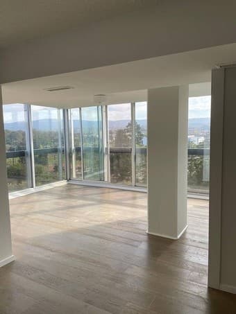 Master bedroom and bathroom in 3B/2b 5 min walk from Stanford 2