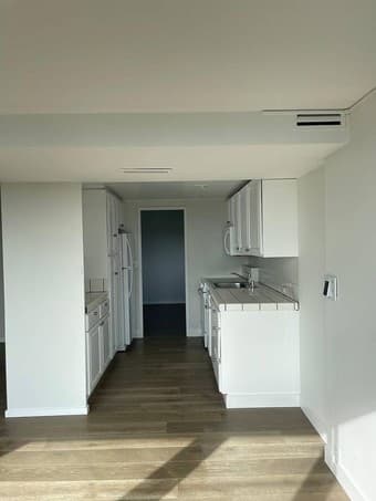 Master bedroom and bathroom in 3B/2b 5 min walk from Stanford 1