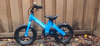 16'' Kids Bike with Dual Brake Lightweight As new with training wheels 1