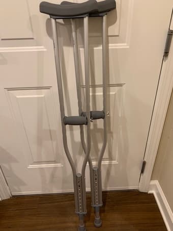 Crutches, walking boots for woman, i-walk 1