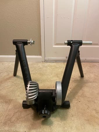 Saris Bike Trainer 1