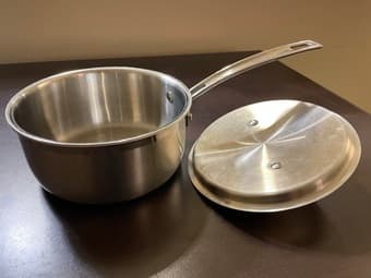 Stainless Steel 2-Quart Saucepan with Cover / Grater 2