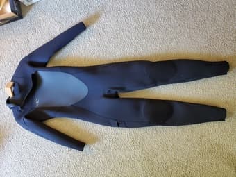 Women's 4/3mm wetsuit, Size 10 1