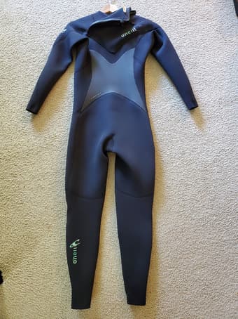 Women's 4/3mm wetsuit, Size 10 2