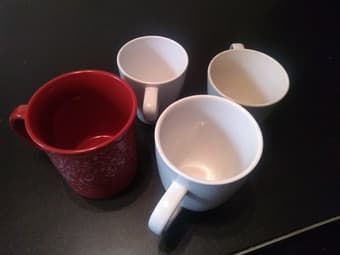 4 Mugs 1