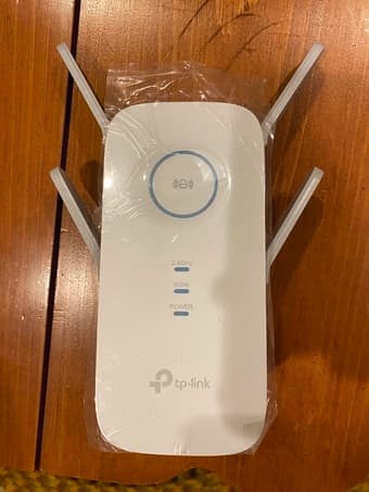 WiFi range extender: TP Link AC2600 WiFi Extender, Model RE650 1