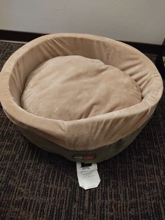 Heated bed for cats/small dogs 1
