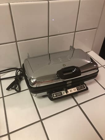 Vintage GE Electric Grill / Waffle Maker 1