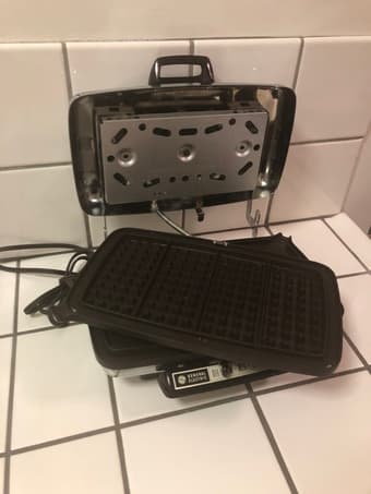 Vintage GE Electric Grill / Waffle Maker 3