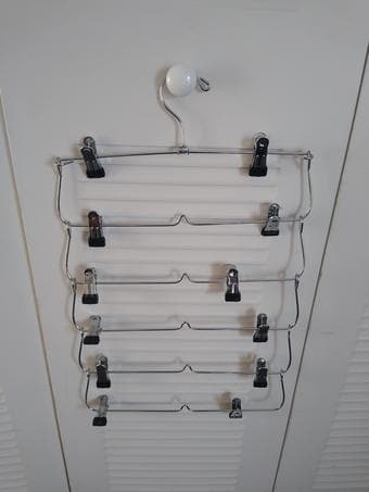 6-tier metal clip hanger 1