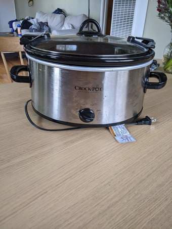 Very Good Used Condition Crockpot 1