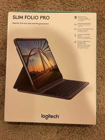 Logitech SLIM FOLIO PRO Backlit Bluetooth Keyboard Case for iPad Pro 1